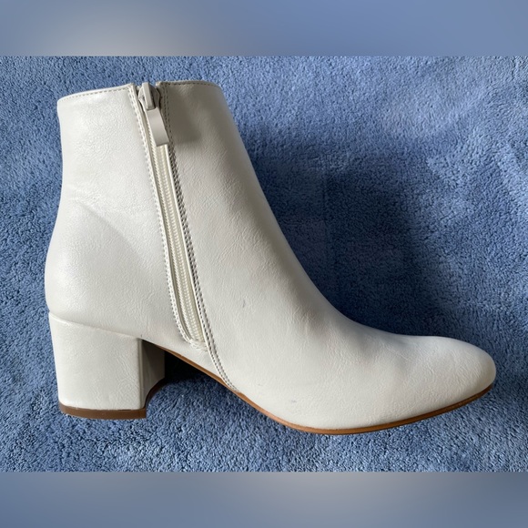 J ADAMS Mod Booties - Picture 4 of 9